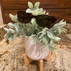 Gucci women’s sunglasses with tortoise shell and floral print